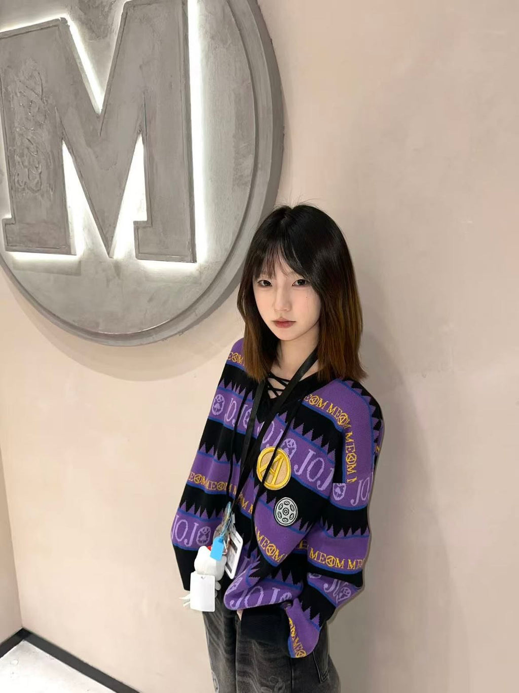 MEDM X JOJO 阿帕基字母刺繡毛衣