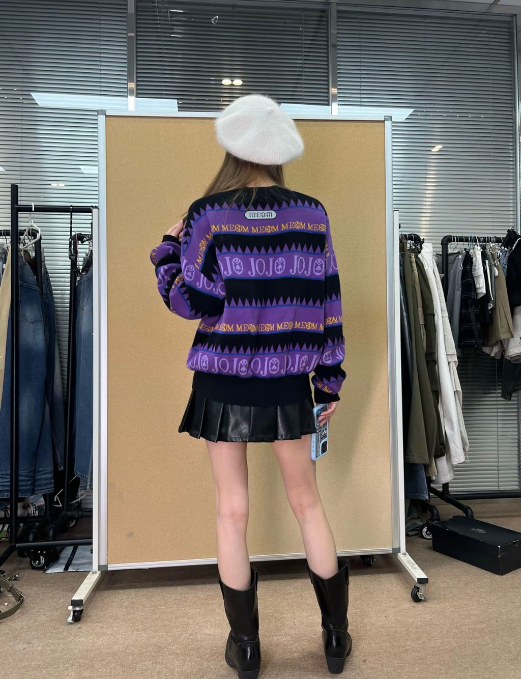 MEDM X JOJO 阿帕基字母刺繡毛衣