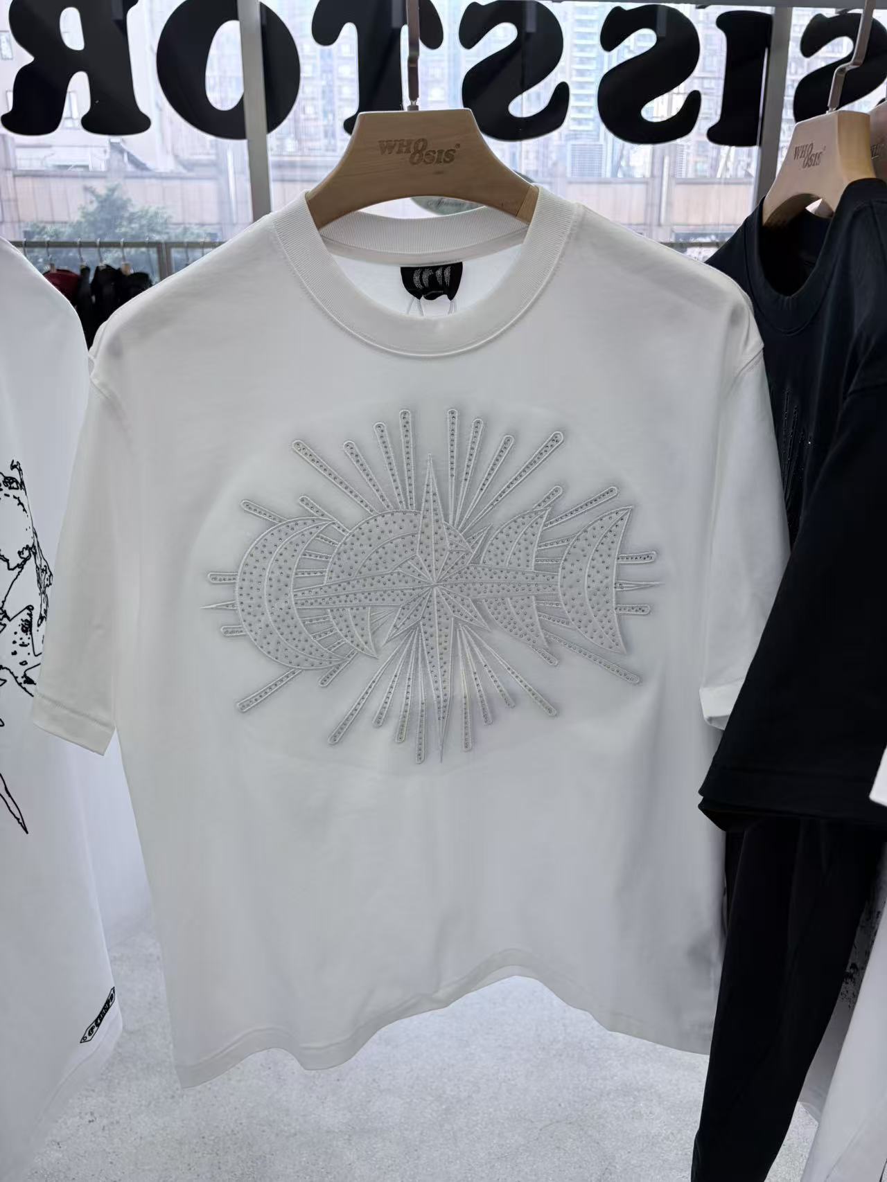 TBHNP星芒貼布燙鑽短袖