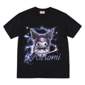 JGMM SELECT 黑色短袖 T 恤，印有 Kuromi 圖案，搭配閃電和星星背景，適合甜酷風格。